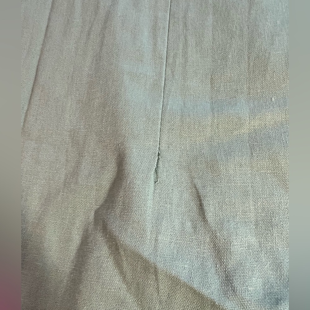 Buttons — Vintage Linen Blend Cap Sleeve Top - Picture 6 of 6